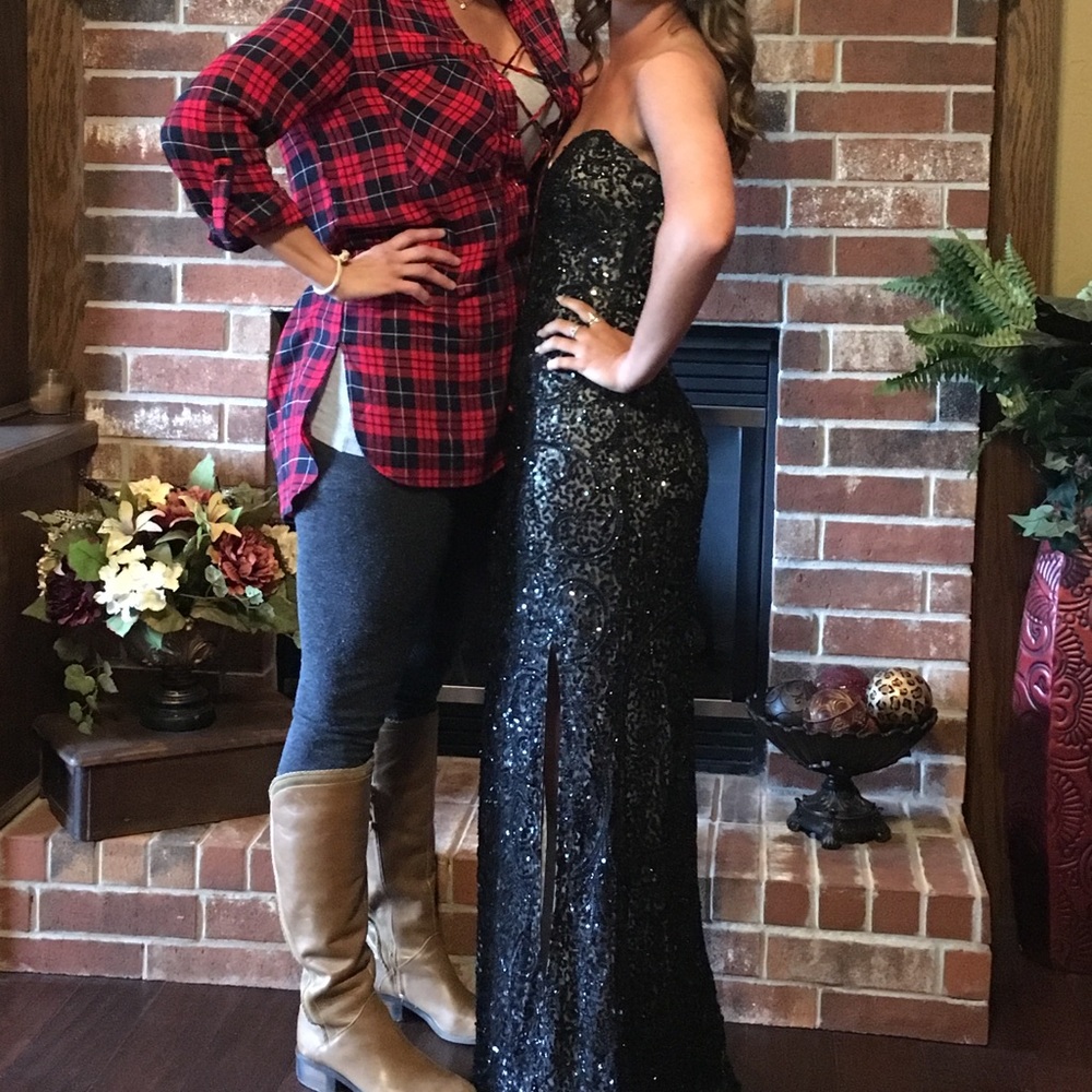 Dress - Picture 3 of 3